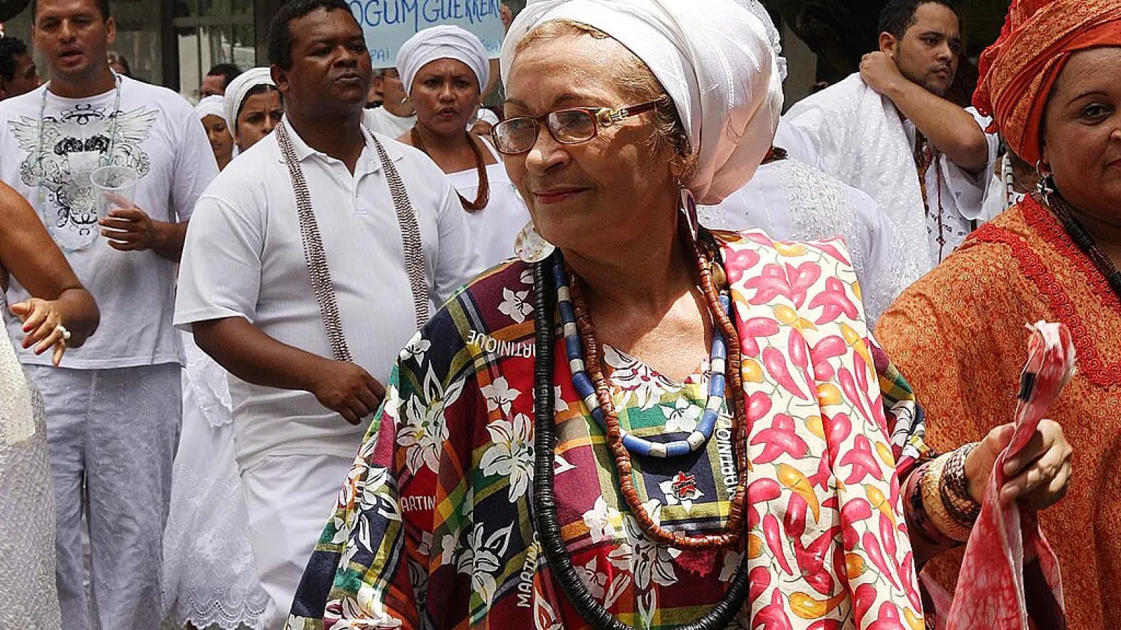 Black woman wearing afro-Brazilian clothing
