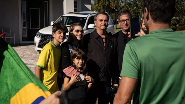 Bolsonaro with supporters in Florida (BBC)