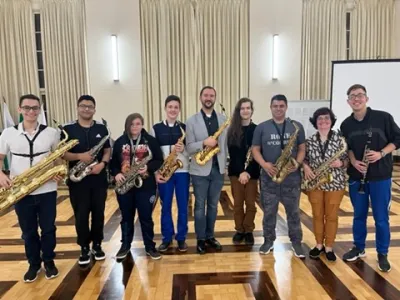 Michael Torres with Brazilian students