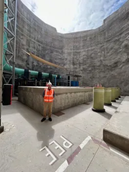 Hardy in front of a desalinization plant